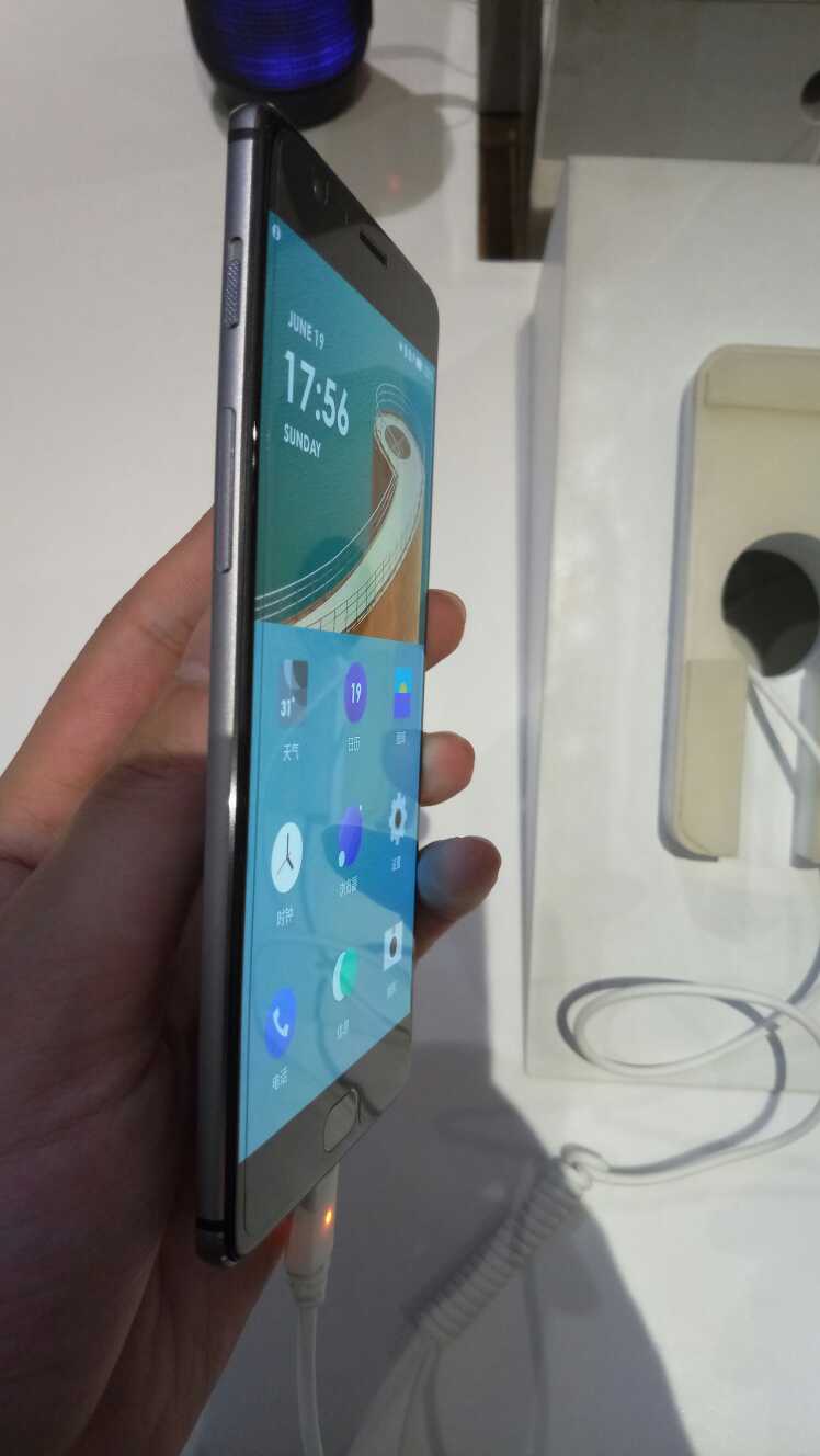 一加3的5.5amoled细腻度和色温都比pro6好-魅